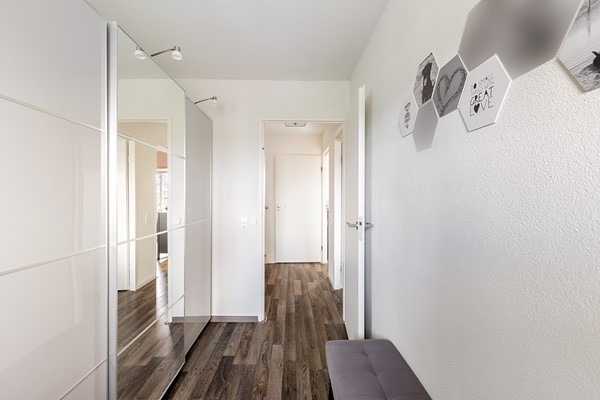 Foto - Te koop:  Verzorgde tussenwoning in Fijnaart!